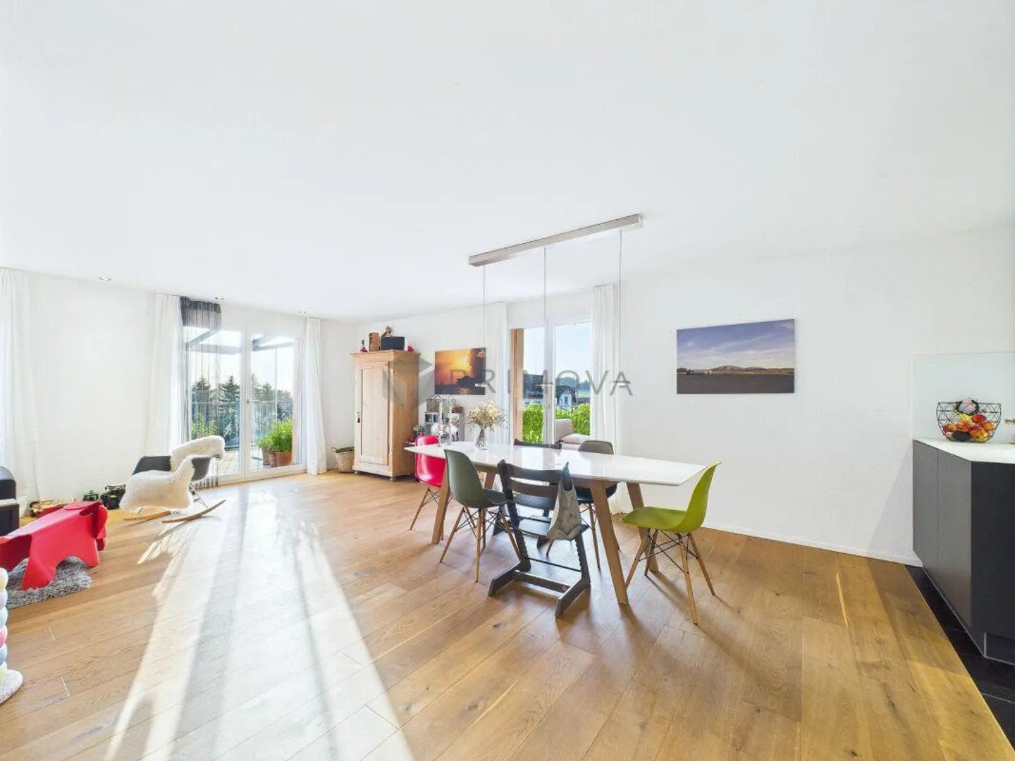 Il design incontra lo spazio - Vita familiare con spazio per uno studio o una terapia. - Foto 2 di 14