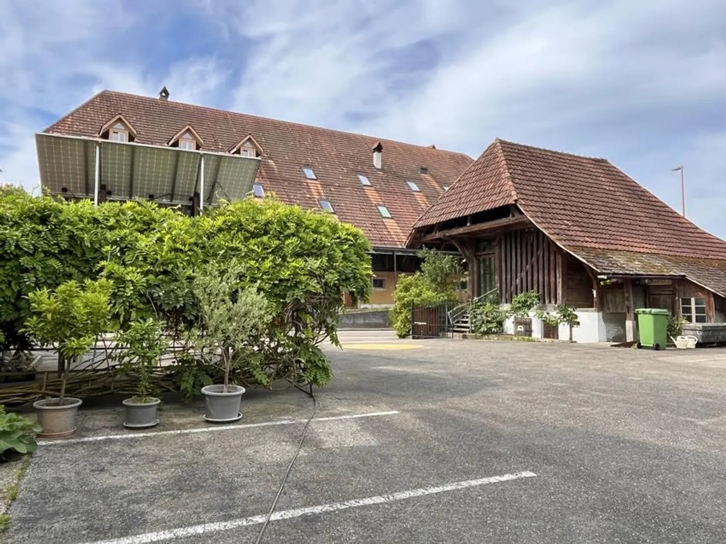 Large residential building / former restaurant with Spycher - Photo 18 of 27