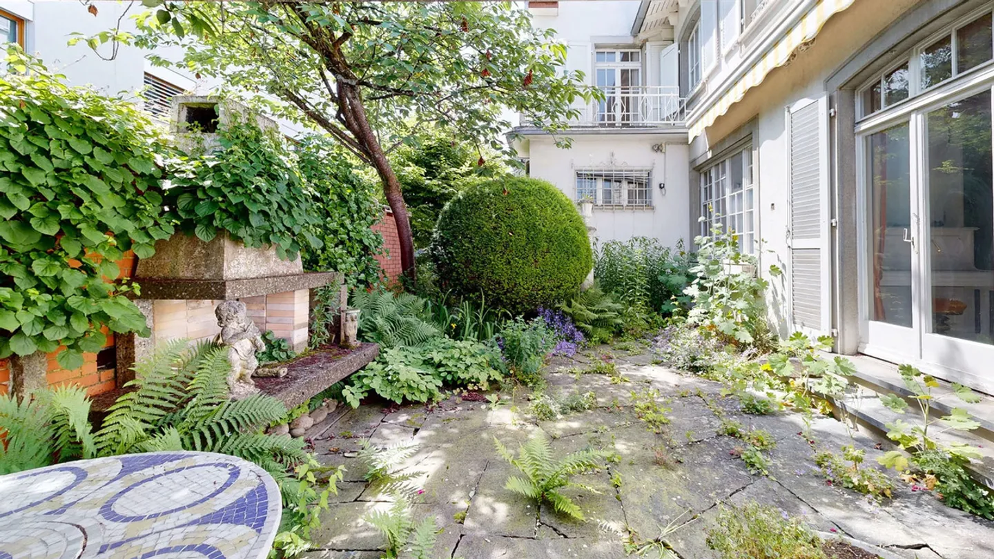 Villa con studio medico e piscina in posizione privilegiata - Foto 18 di 29