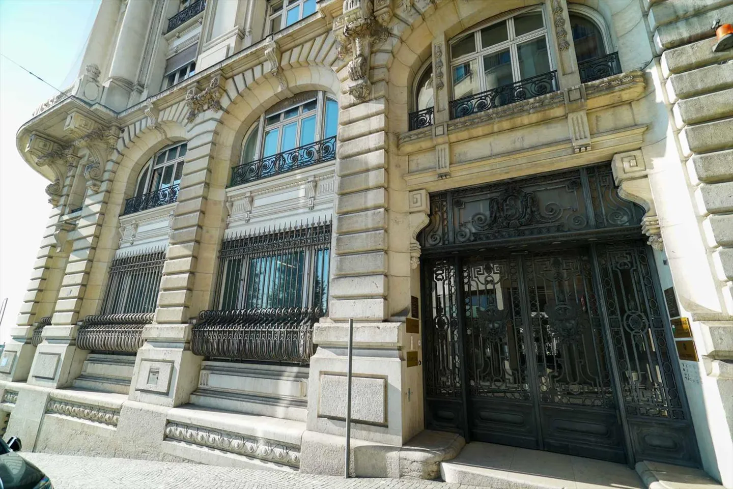 Secure storage area of 357 m2 in the city center - Photo 2 of 6