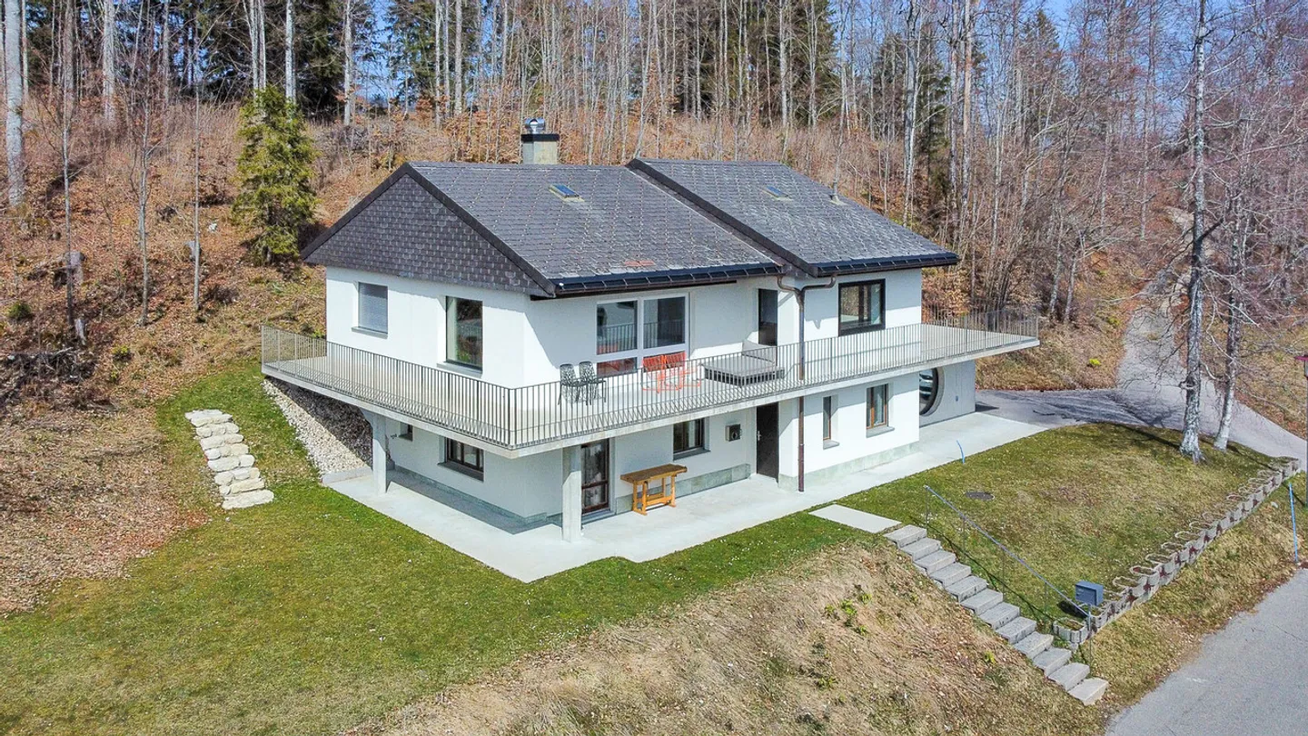 Wunderschön renoviertes Haus mit 2 Wohnungen - Foto 2 von 26