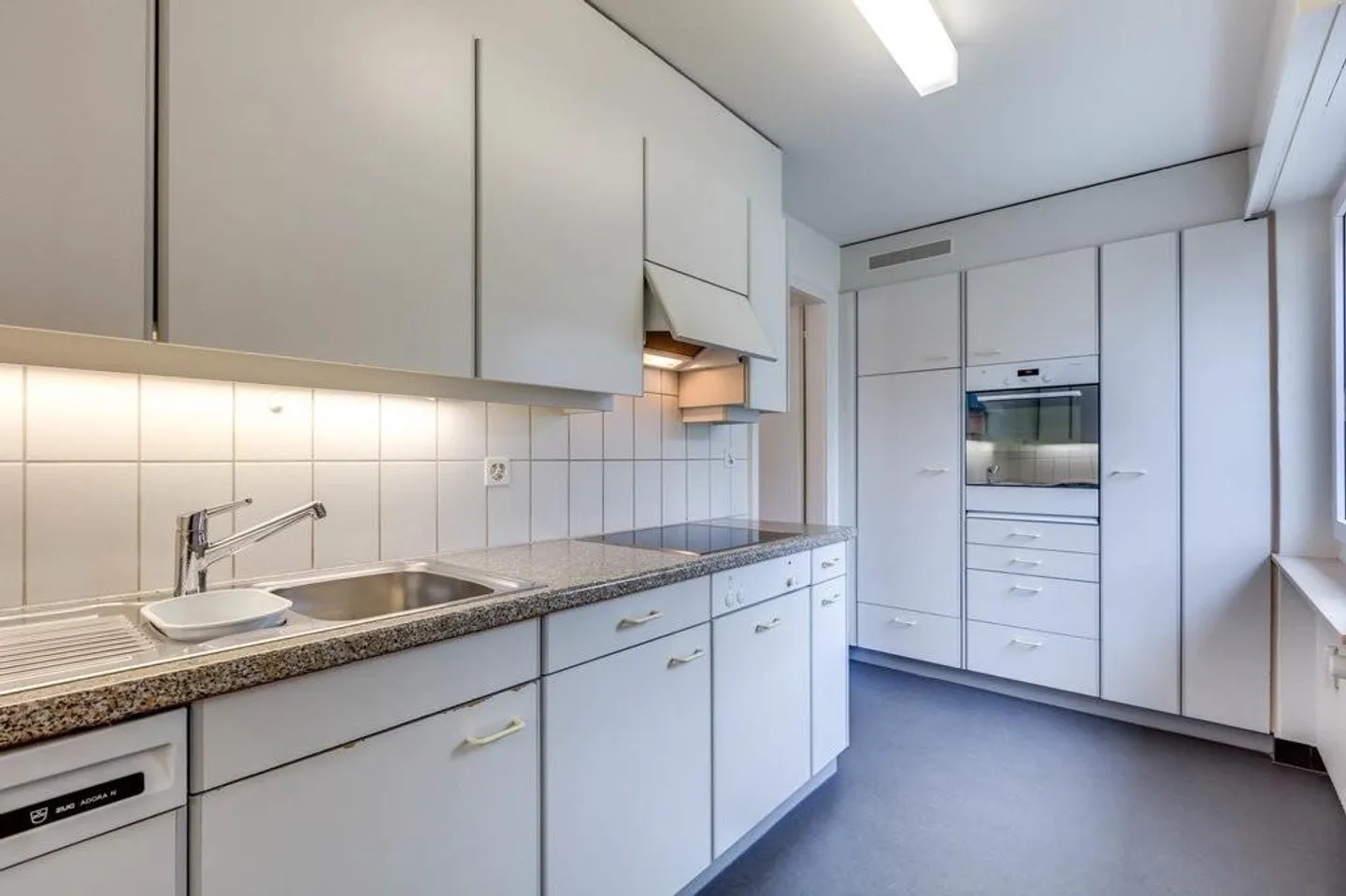 Family-friendly living on the outskirts of the city - Photo 2 of 12