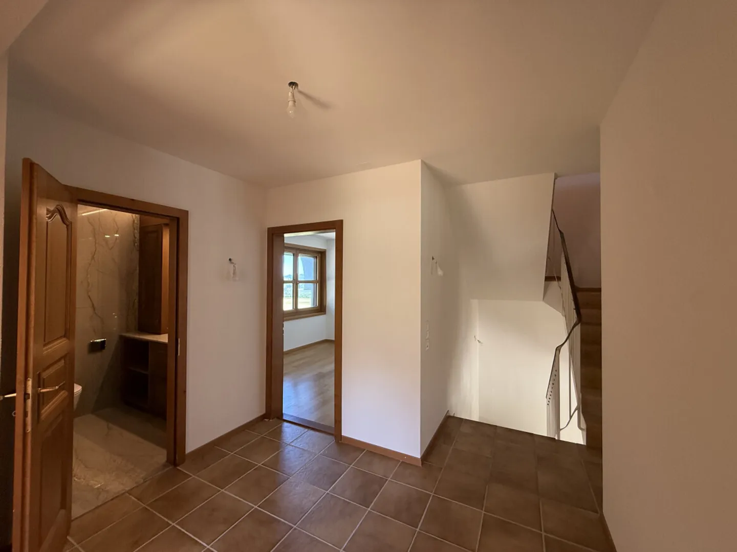 RENOVATED FAMILY HOUSE OF 210 M2 FOR RENT - Photo 7 of 13