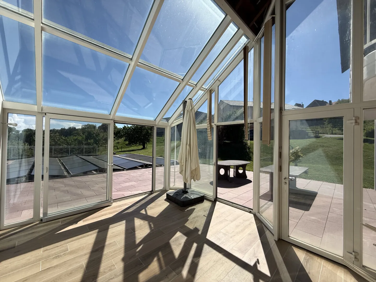 RENOVATED FAMILY HOUSE OF 210 M2 FOR RENT - Photo 12 of 13