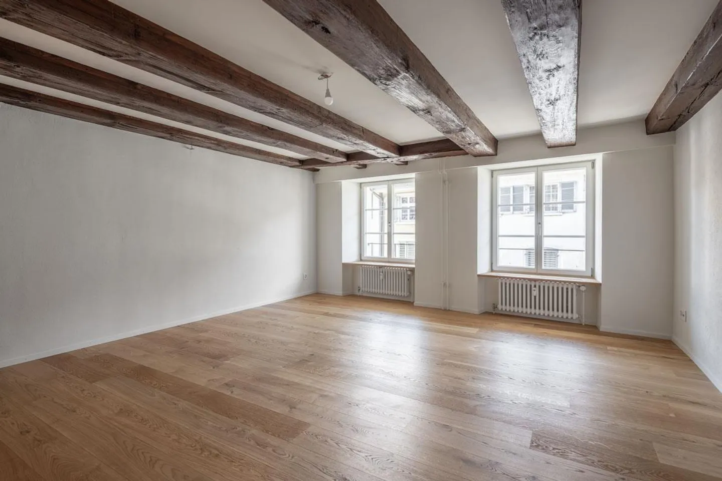 Appartamento antico di 4 1/2 stanze recentemente ristrutturato al Lichthof W8 - Foto 3 di 13