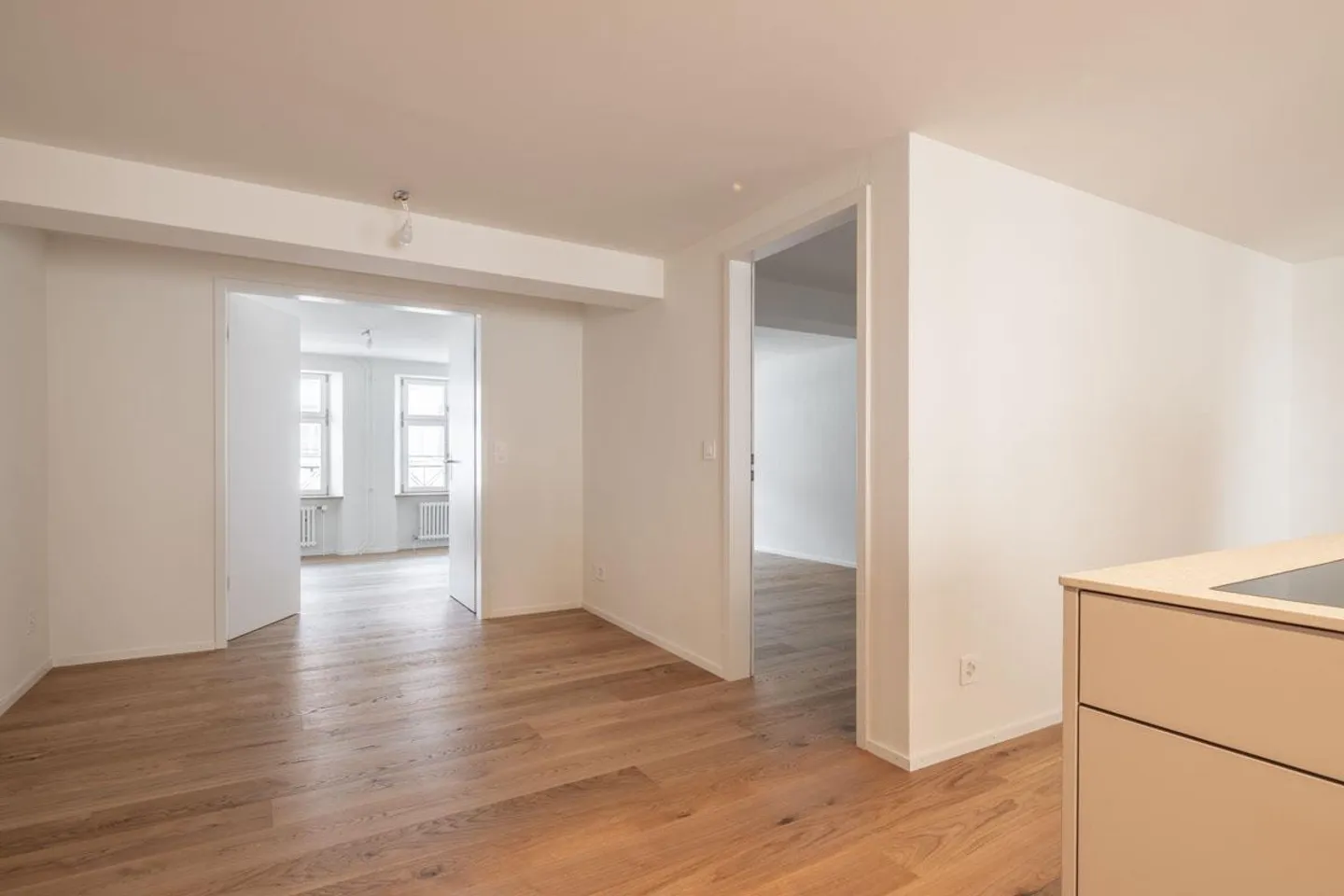 Appartamento antico di 4 1/2 stanze recentemente ristrutturato al Lichthof W8 - Foto 7 di 13