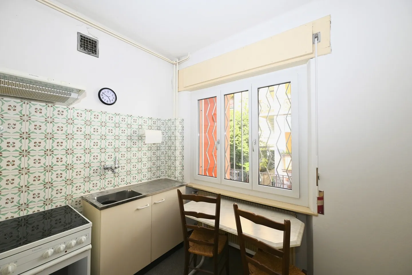 Casa bifamiliare con 2 Appartamenti e 2 Garage nel Cuore di Lugano - Foto 9 di 14