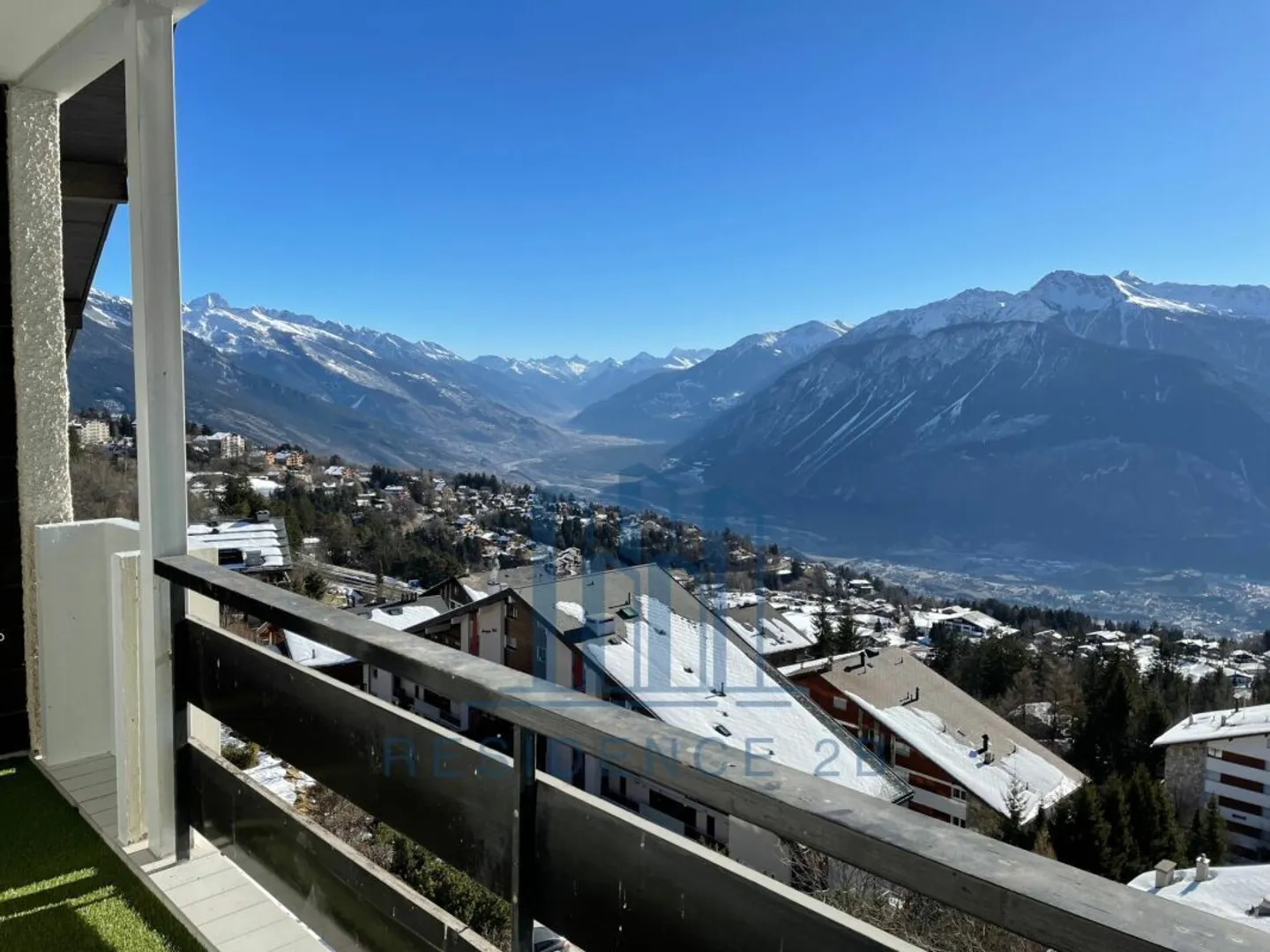 Appartamento attico 4.5 - VISTA IMPRENDIBILE - Foto 1 di 9