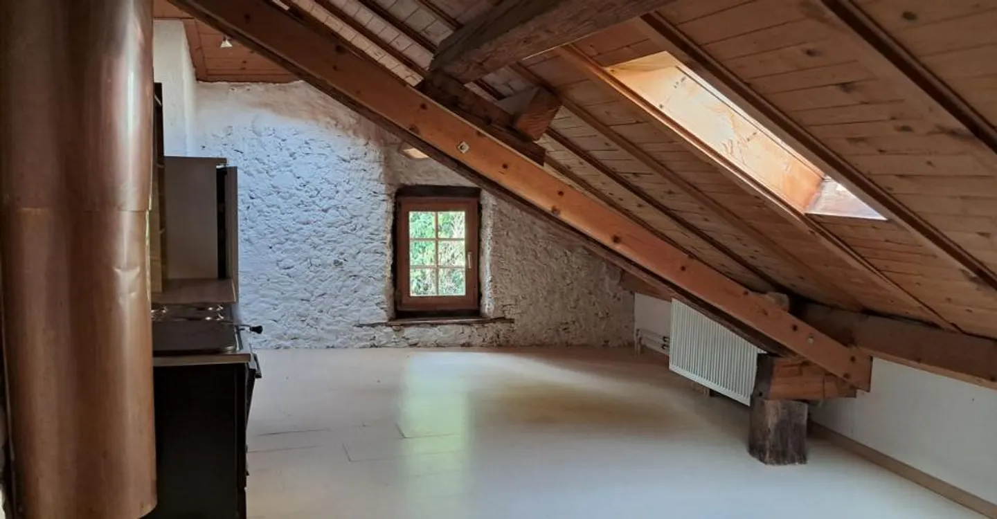 Une pépite nichée dans le bourg de Romainmôtier, atypique, idéal pour un Airbnb - Photo 5 of 11