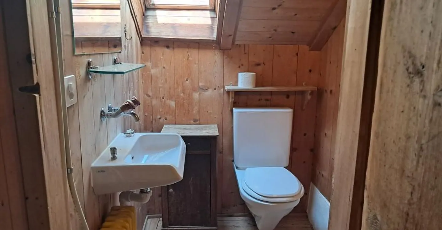 Une pépite nichée dans le bourg de Romainmôtier, atypique, idéal pour un Airbnb - Photo 6 of 11