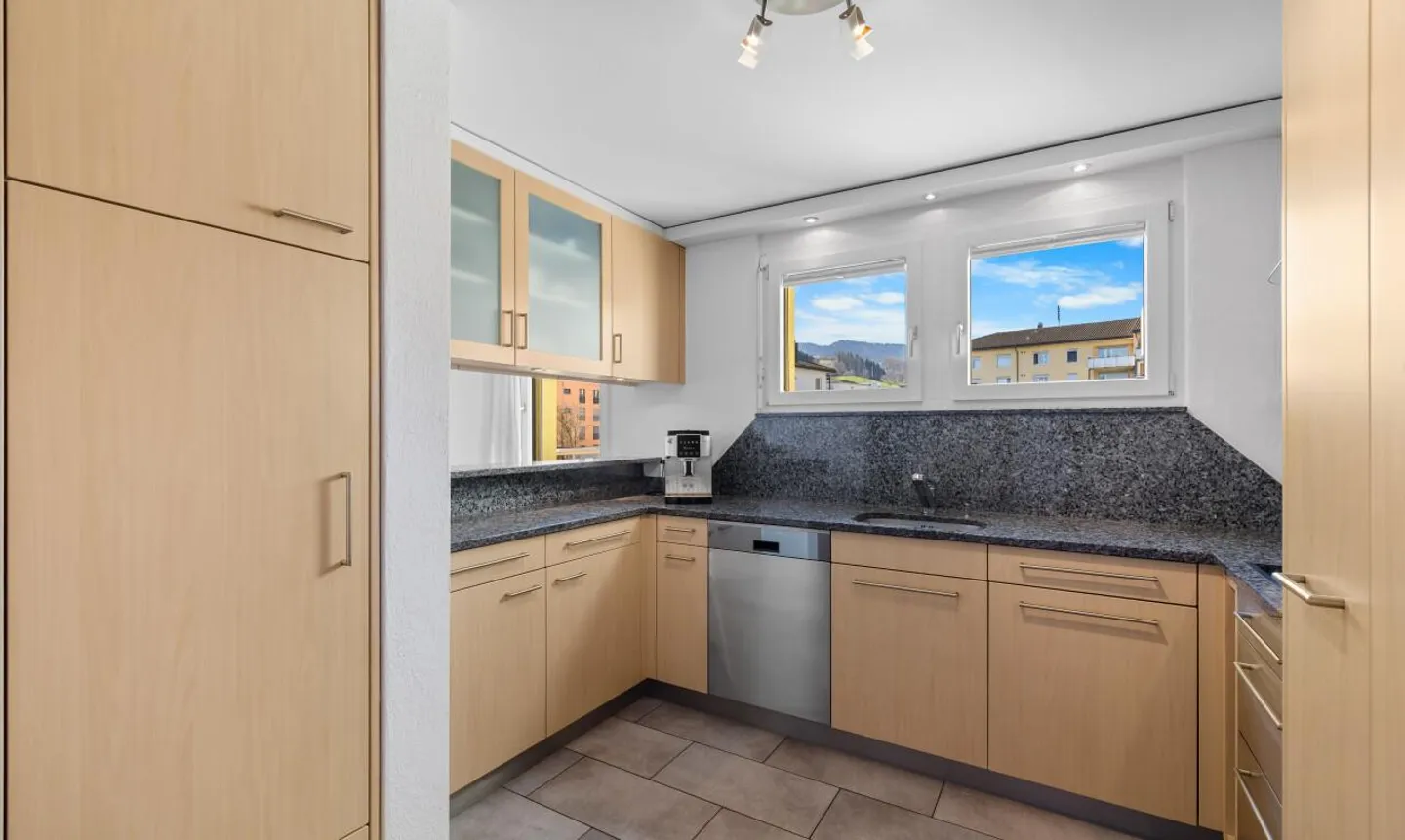 Appartement attrayant de 5,5 pièces à Wilen b. Wollerau - Photo 4 sur 11