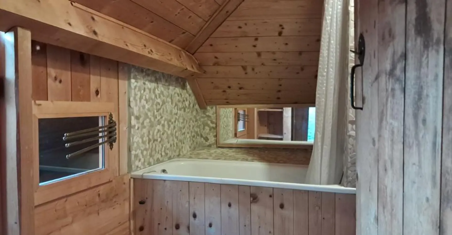 Une pépite nichée dans le bourg de Romainmôtier, atypique, idéal pour un Airbnb - Photo 7 of 11