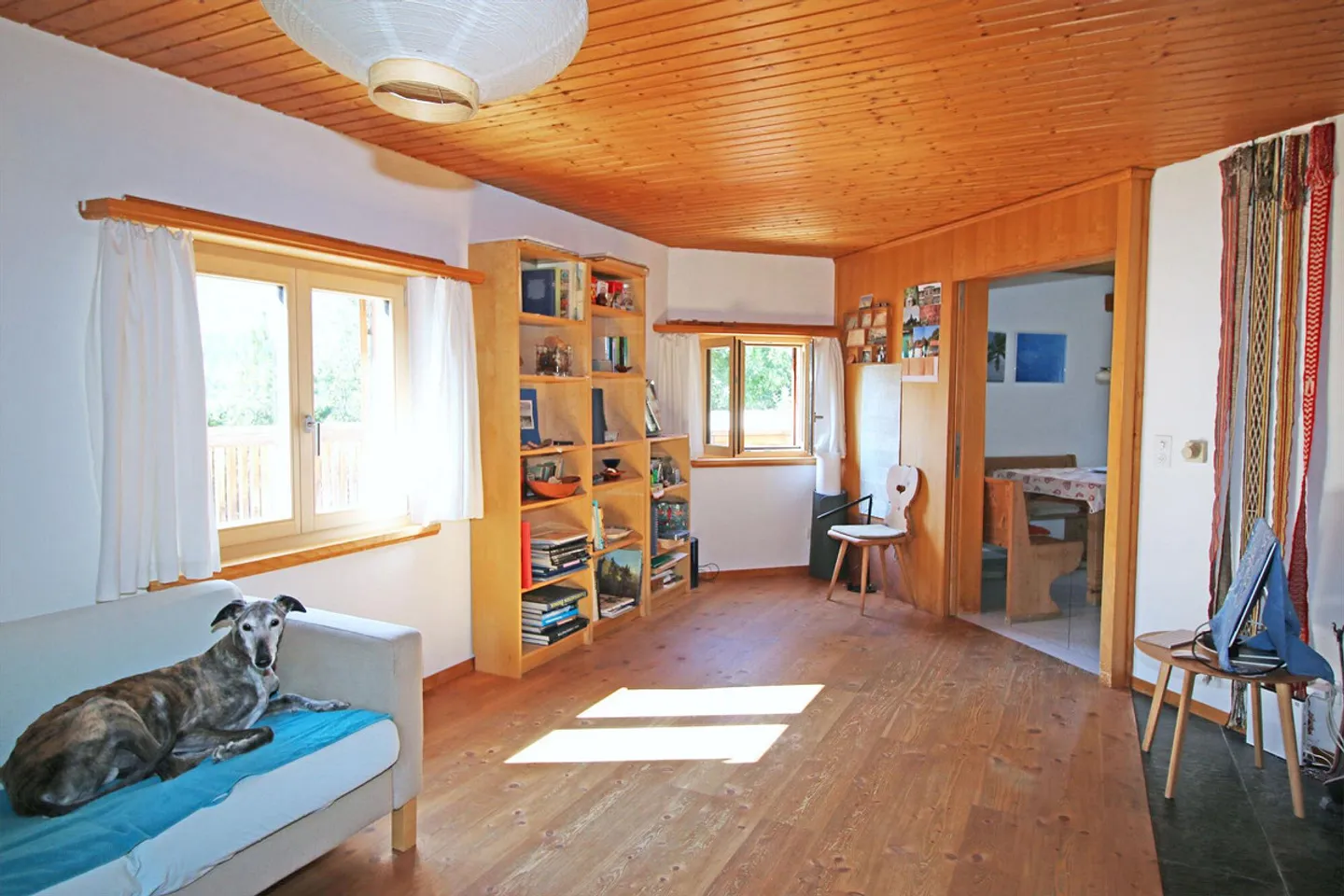 Maison individuelle spacieuse, mitoyenne à Arvins - Photo 3 sur 11