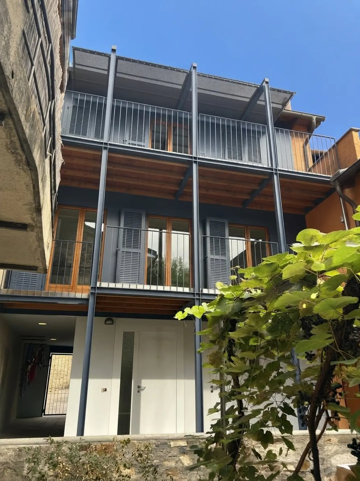 Casa familiare rinnovata a Ponte Capriasca - Foto 1 di 14