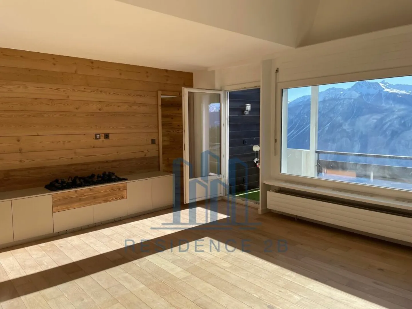 Appartamento attico 4.5 - VISTA IMPRENDIBILE - Foto 3 di 9