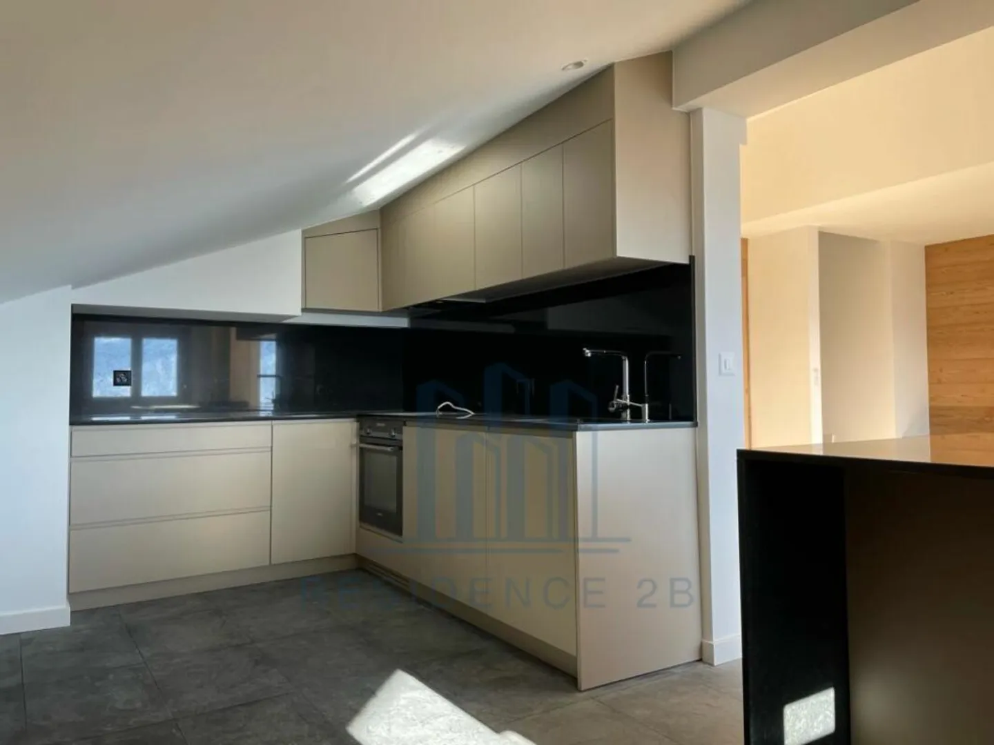 Appartamento attico 4.5 - VISTA IMPRENDIBILE - Foto 4 di 9