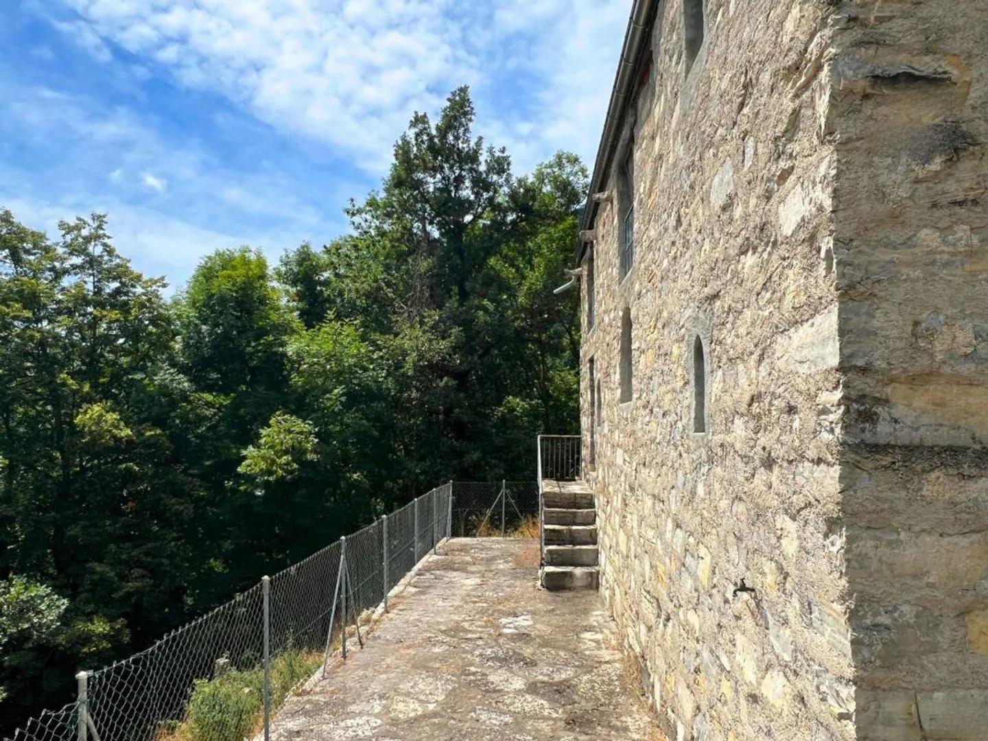 Grazioso rustico ristrutturato con vista aperta sulla valle - Foto 5 di 14