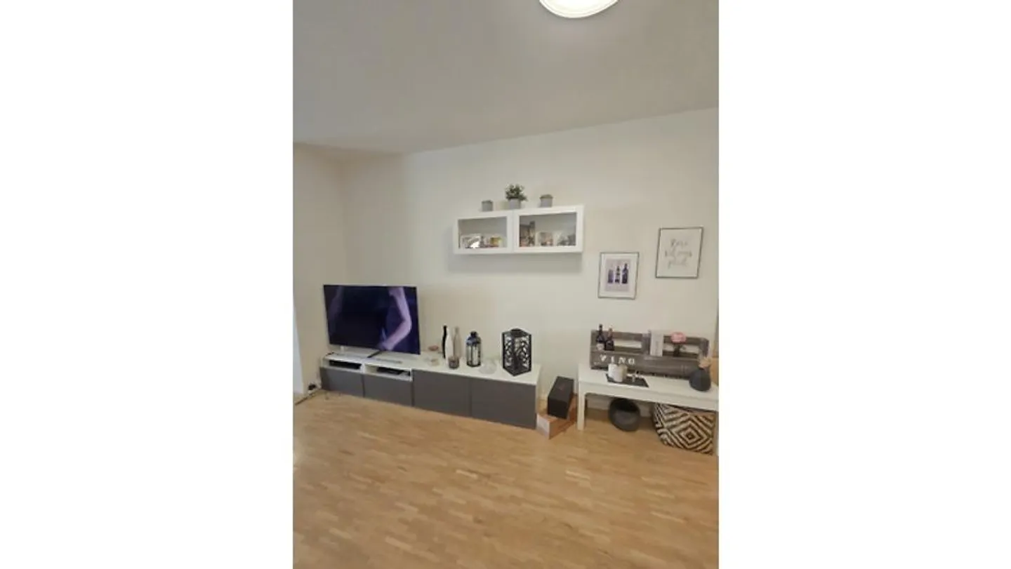 APPARTAMENTO 2½ STANZE A WINTERTHUR, ARREDATO, TEMPORANEO - Foto 3 di 8