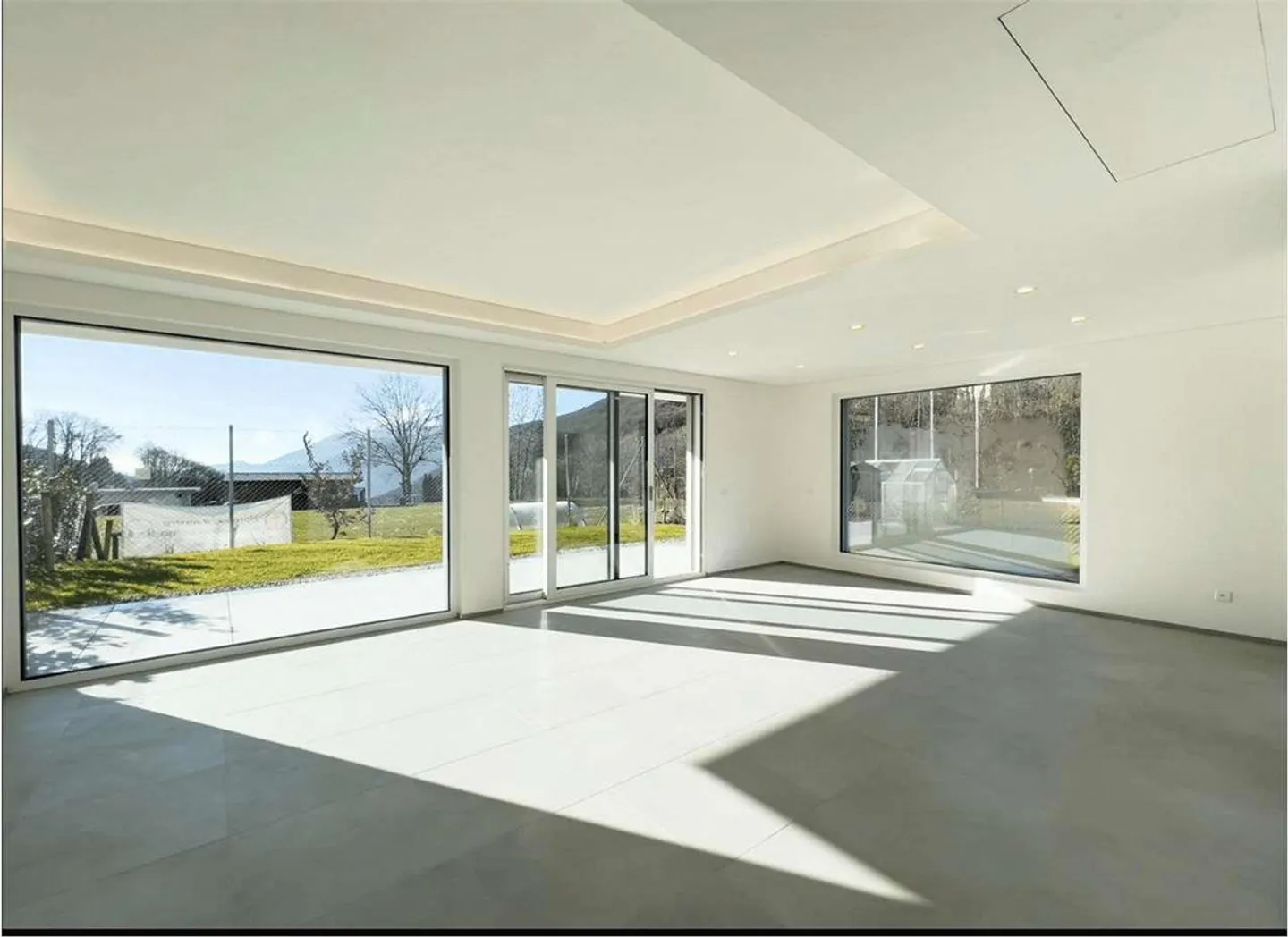 Elegantes Neubau-Haus mit Garten - Foto 5 von 13