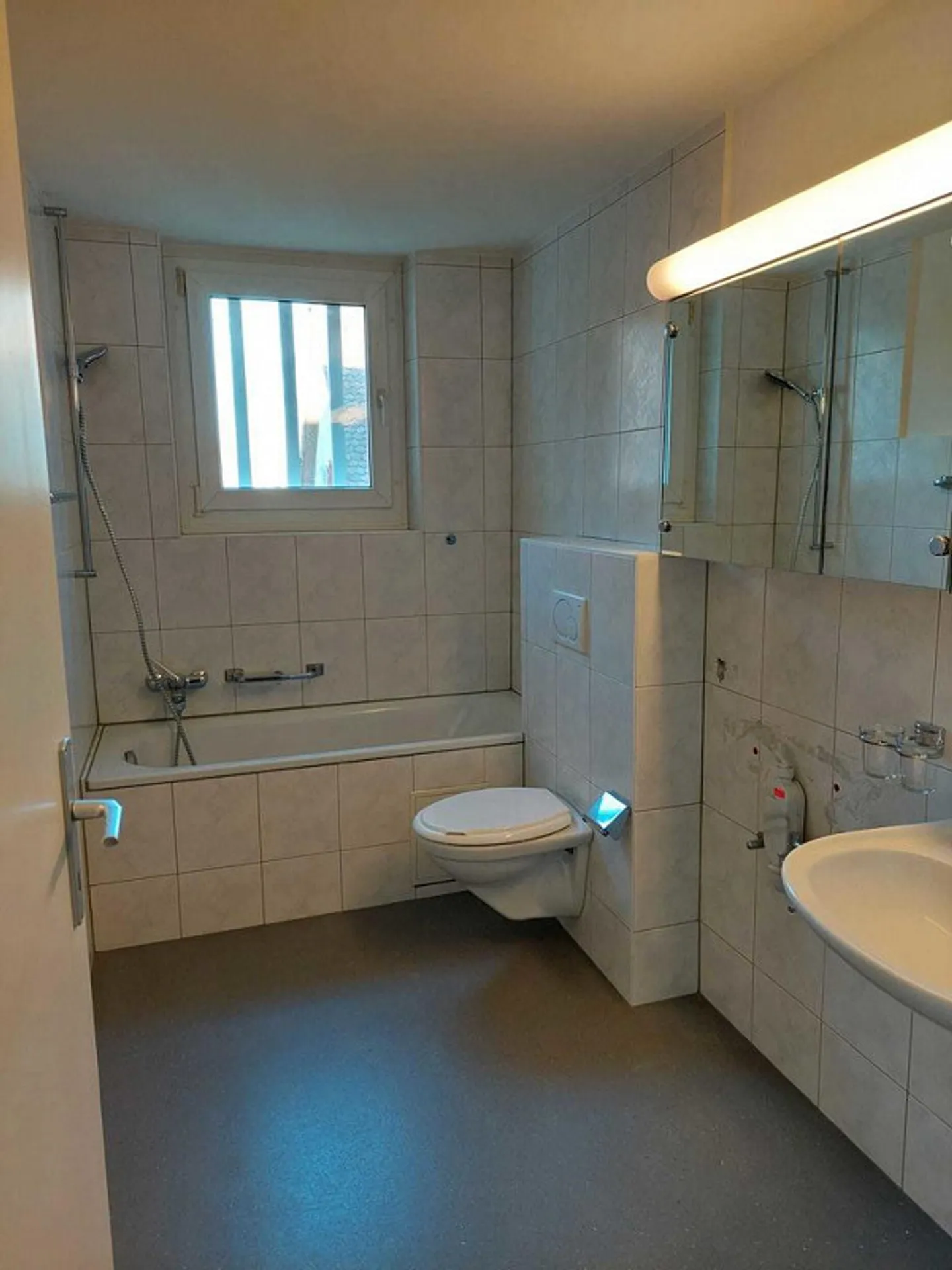 La tua nuova casa: affascinante appartamento di 4 stanze a Binningen - Foto 7 di 8