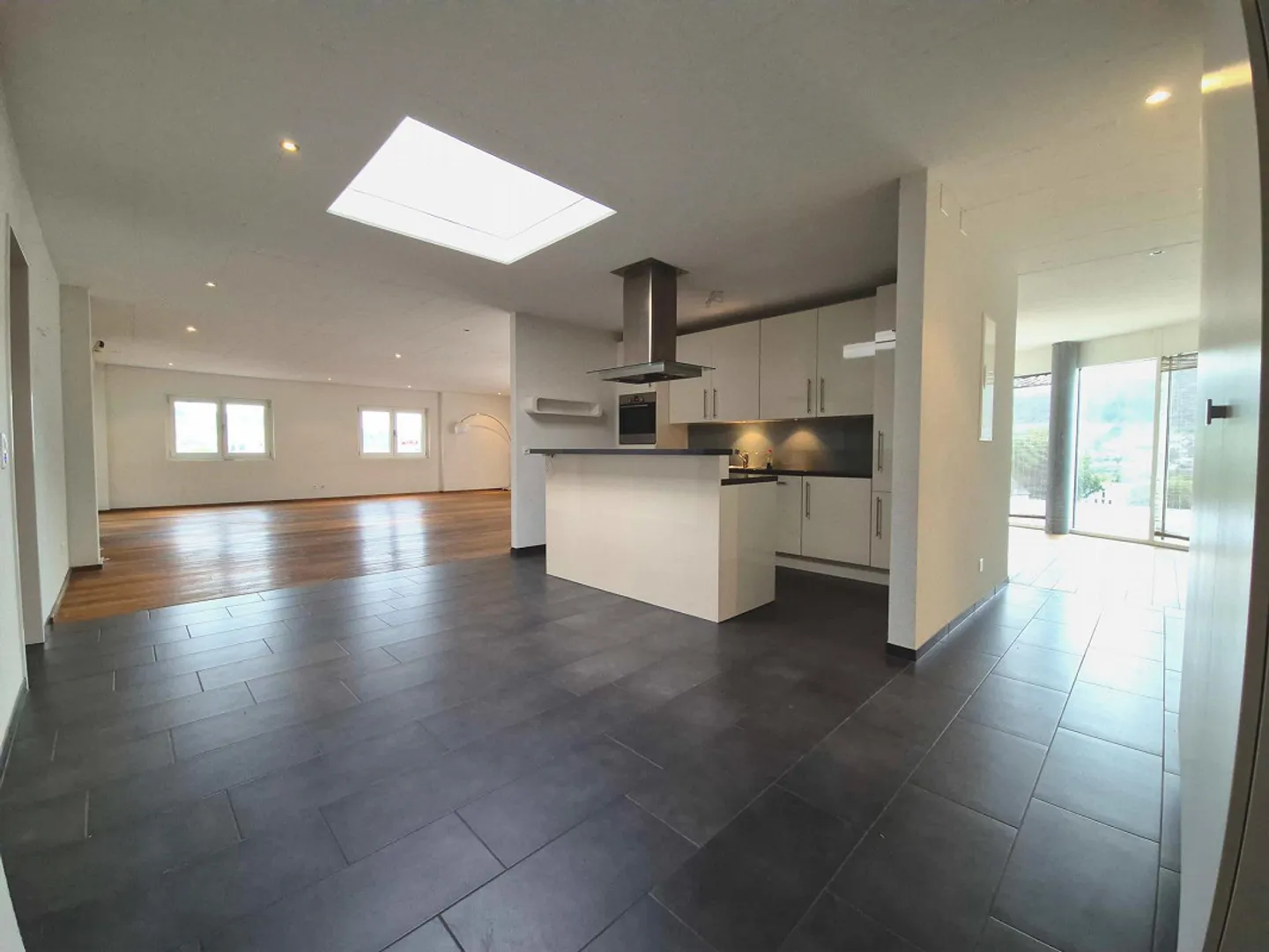 Grosszügige Wohnung in Lausen - Foto 3 von 11