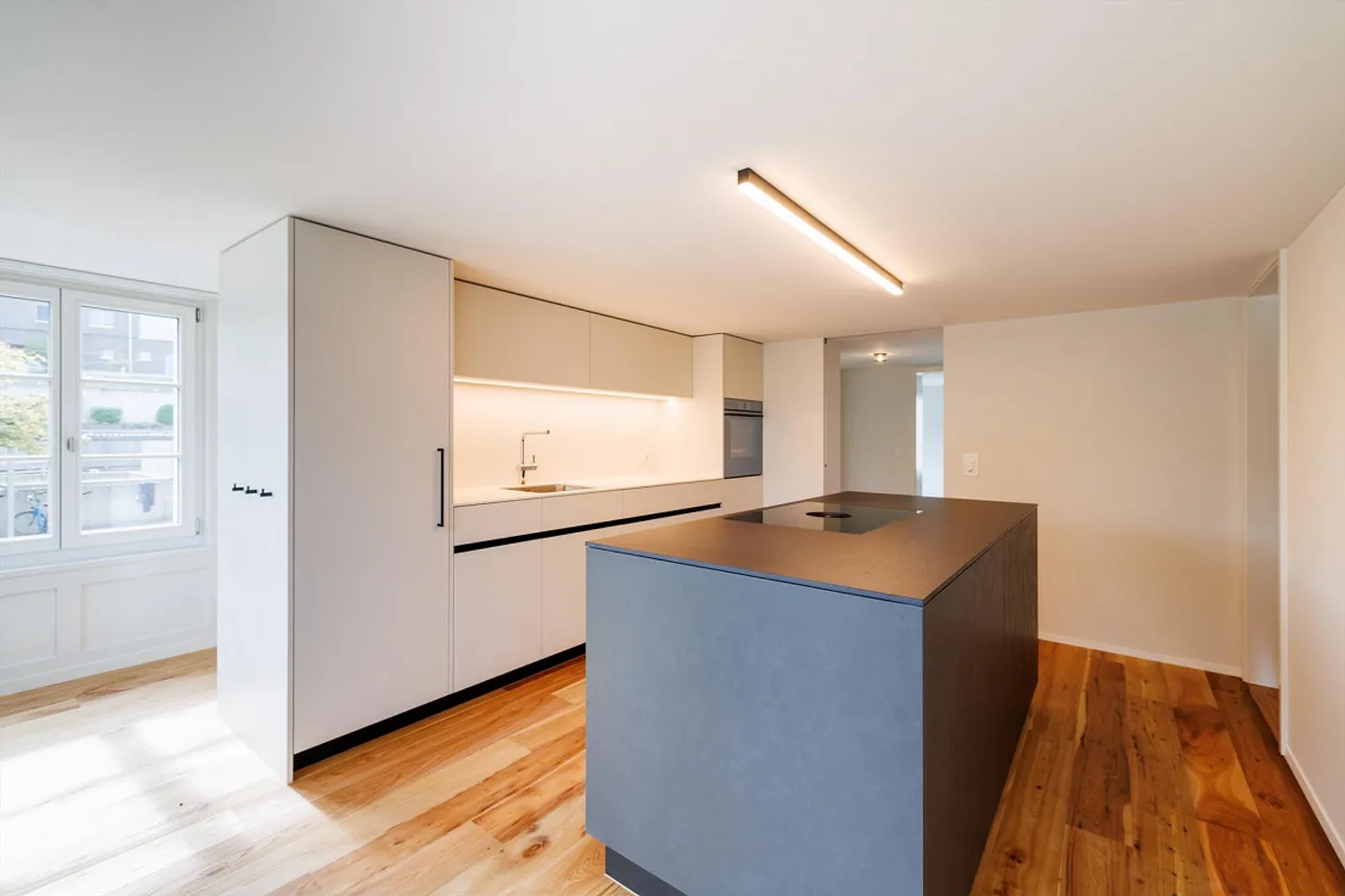 Charmante appartement de 4,5 pièces dans un bâtiment historique - Photo 1 sur 7