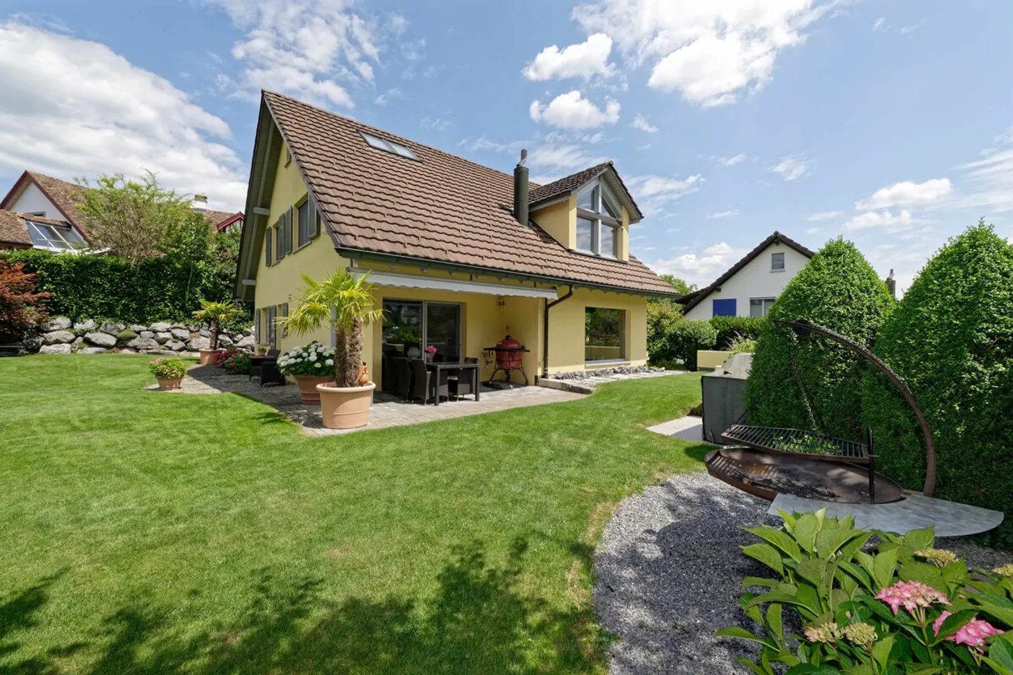 Charmantes Einfamilienhaus mit Garten - Foto 2 von 7