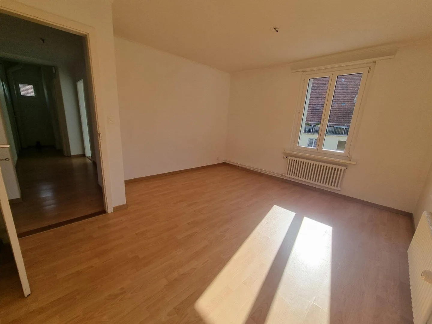 Vecchio appartamento in una casa bifamiliare - Foto 7 di 10
