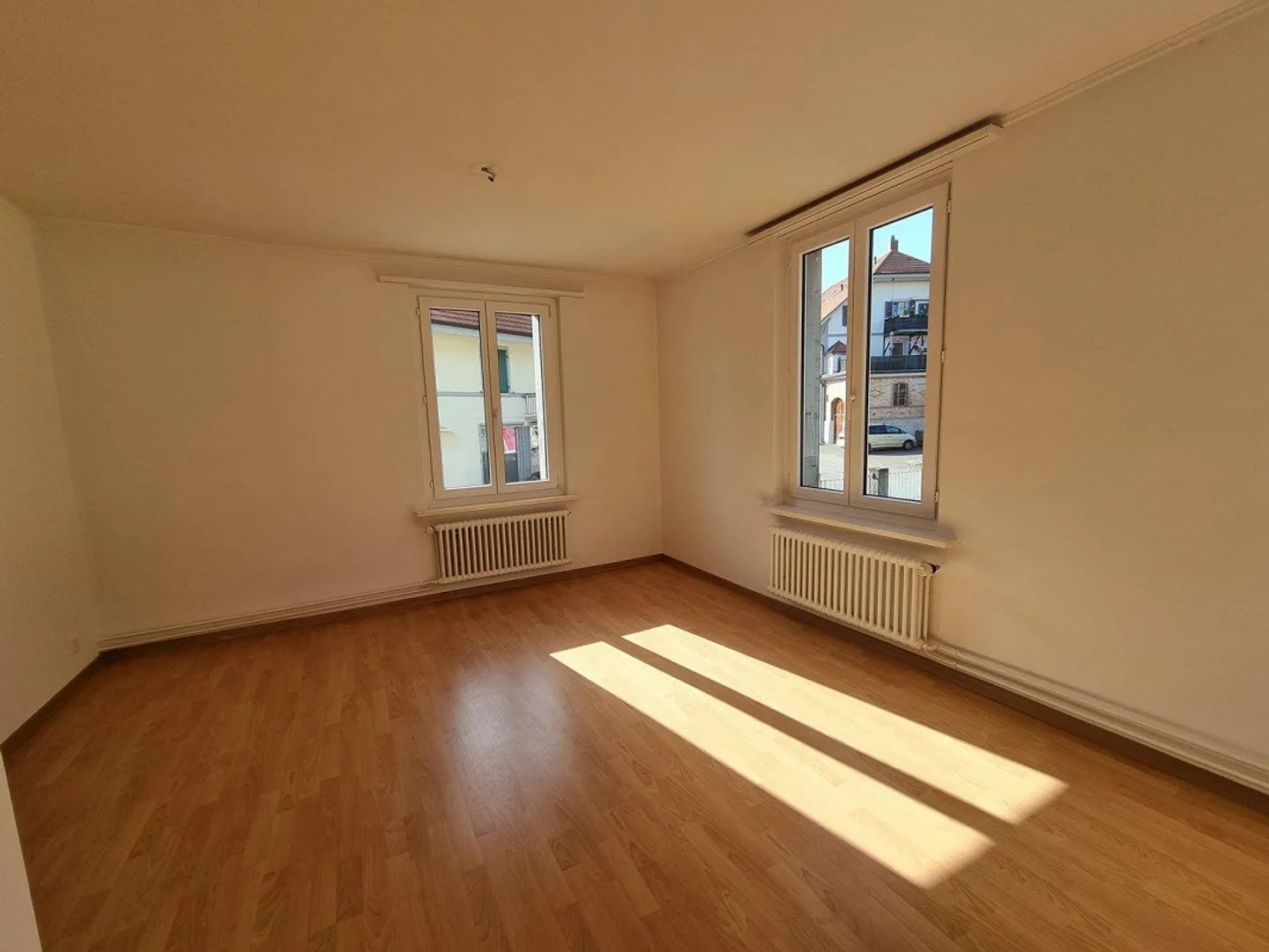Vecchio appartamento in una casa bifamiliare - Foto 8 di 10