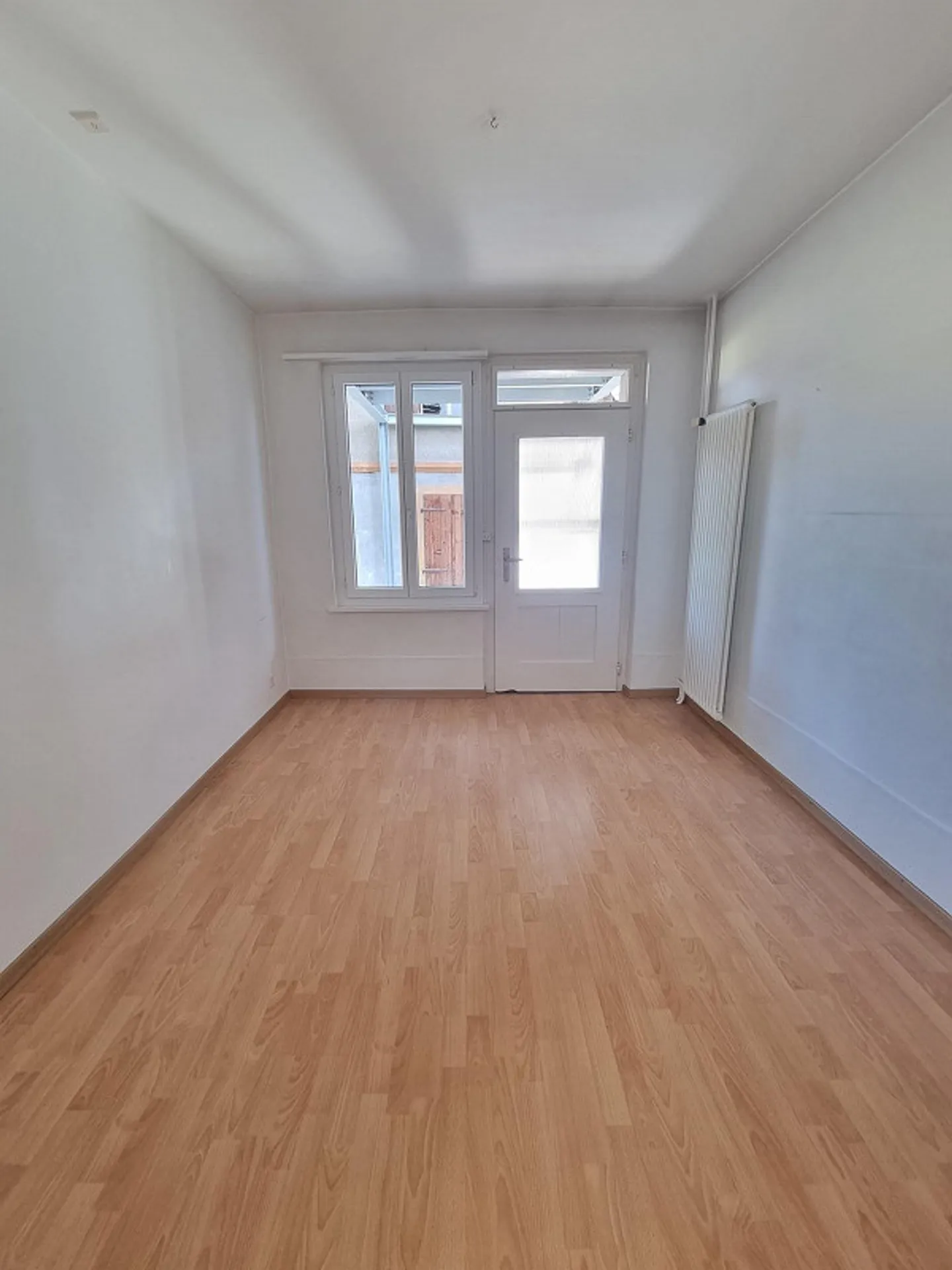 Vecchio appartamento in una casa bifamiliare - Foto 10 di 10
