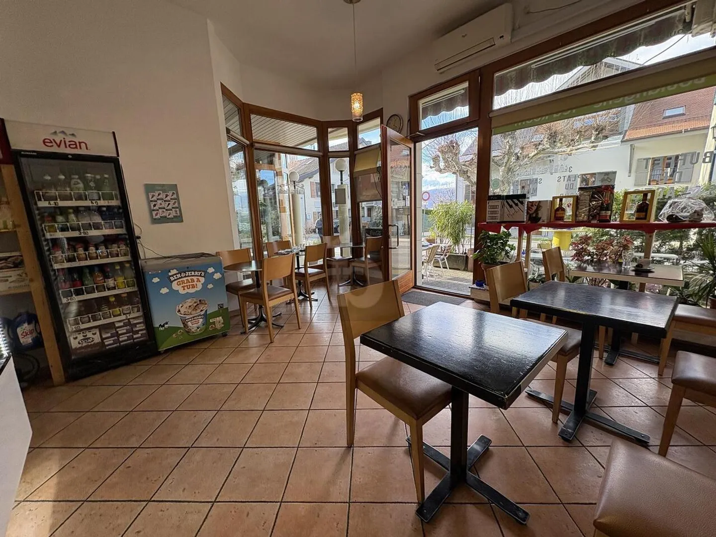 Charming Tea Room in Bernex - Photo 2 of 6