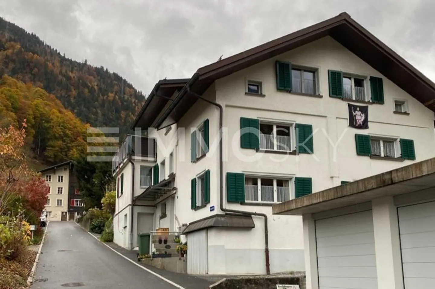 A Piece of Glarner History: Charming House with Plenty of Space - Photo 1 of 1