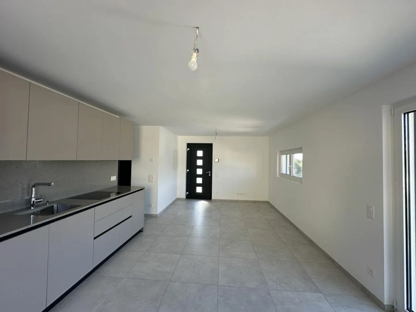 Neue und moderne 3.5-Zimmer-Wohnung, letztes Stockwerk und offene Aussicht Mendrisio Arzo - Foto 5 von 15
