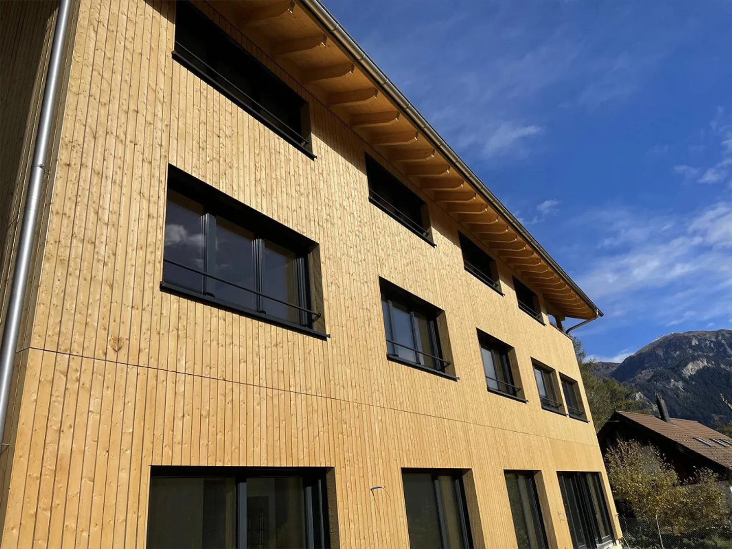 Appartement moderne de 3,5 pièces sous les combles dans un endroit calme à Masein - Photo 6 sur 10