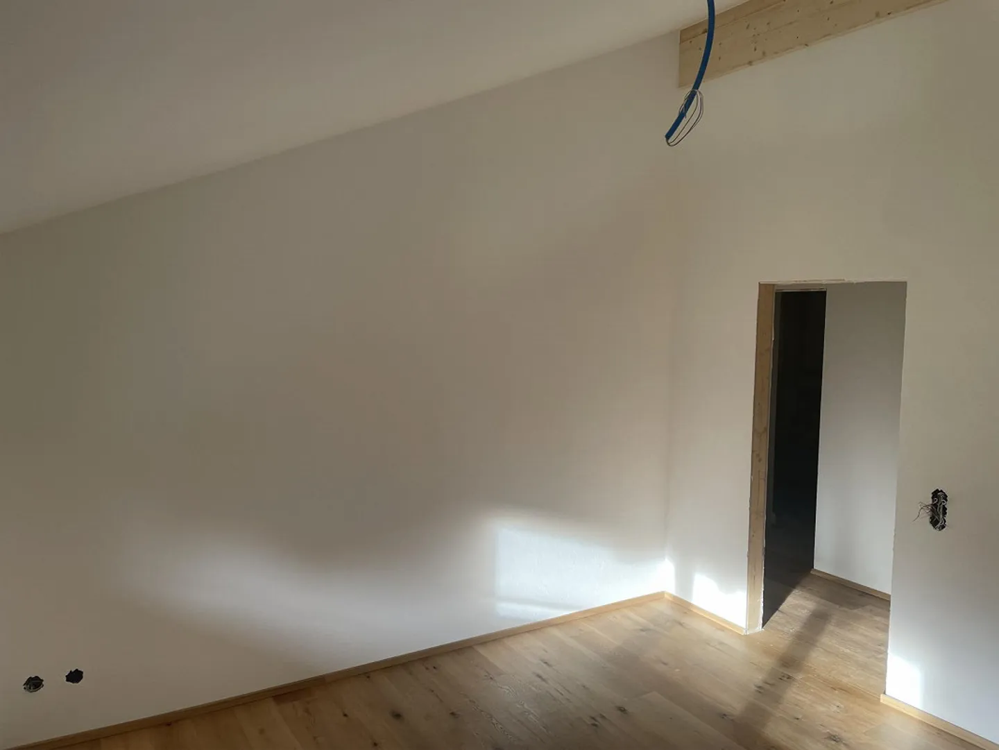 Appartement moderne de 3,5 pièces sous les combles dans un endroit calme à Masein - Photo 7 sur 10