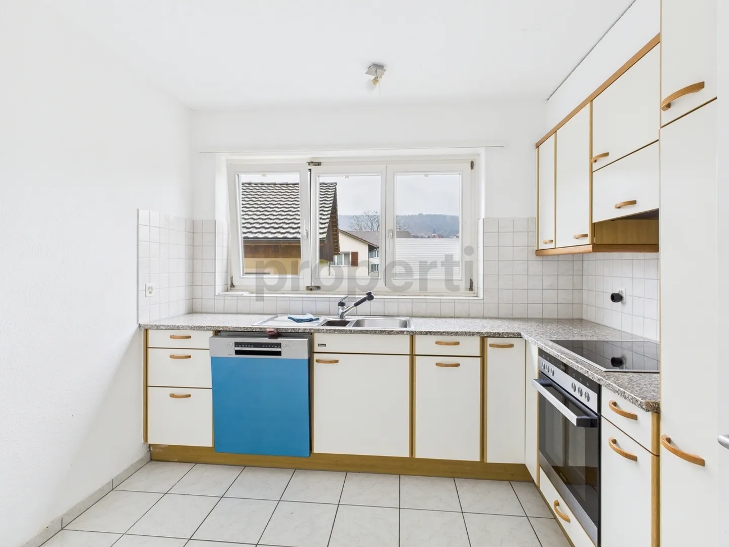 «Gepflegtes Mehrfamilienhaus in ruhiger Lage in Full-Reuenthal» - Foto 5 von 10