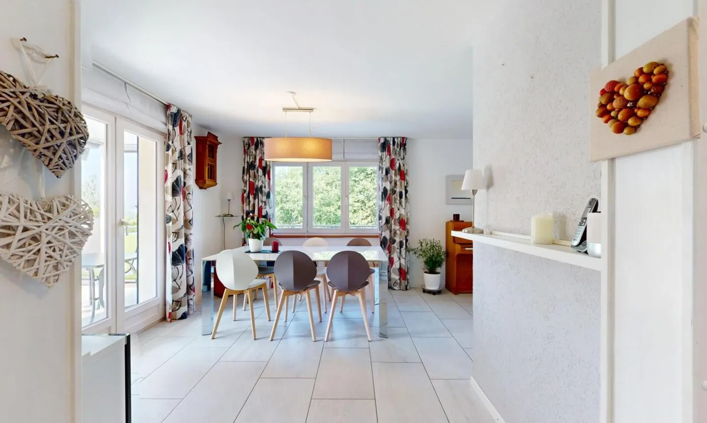 A family home bathed in light, between Fribourg and Payerne - Photo 4 of 13