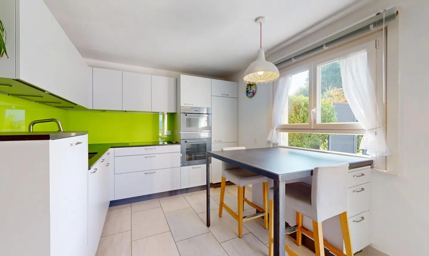 A family home bathed in light, between Fribourg and Payerne - Photo 8 of 13