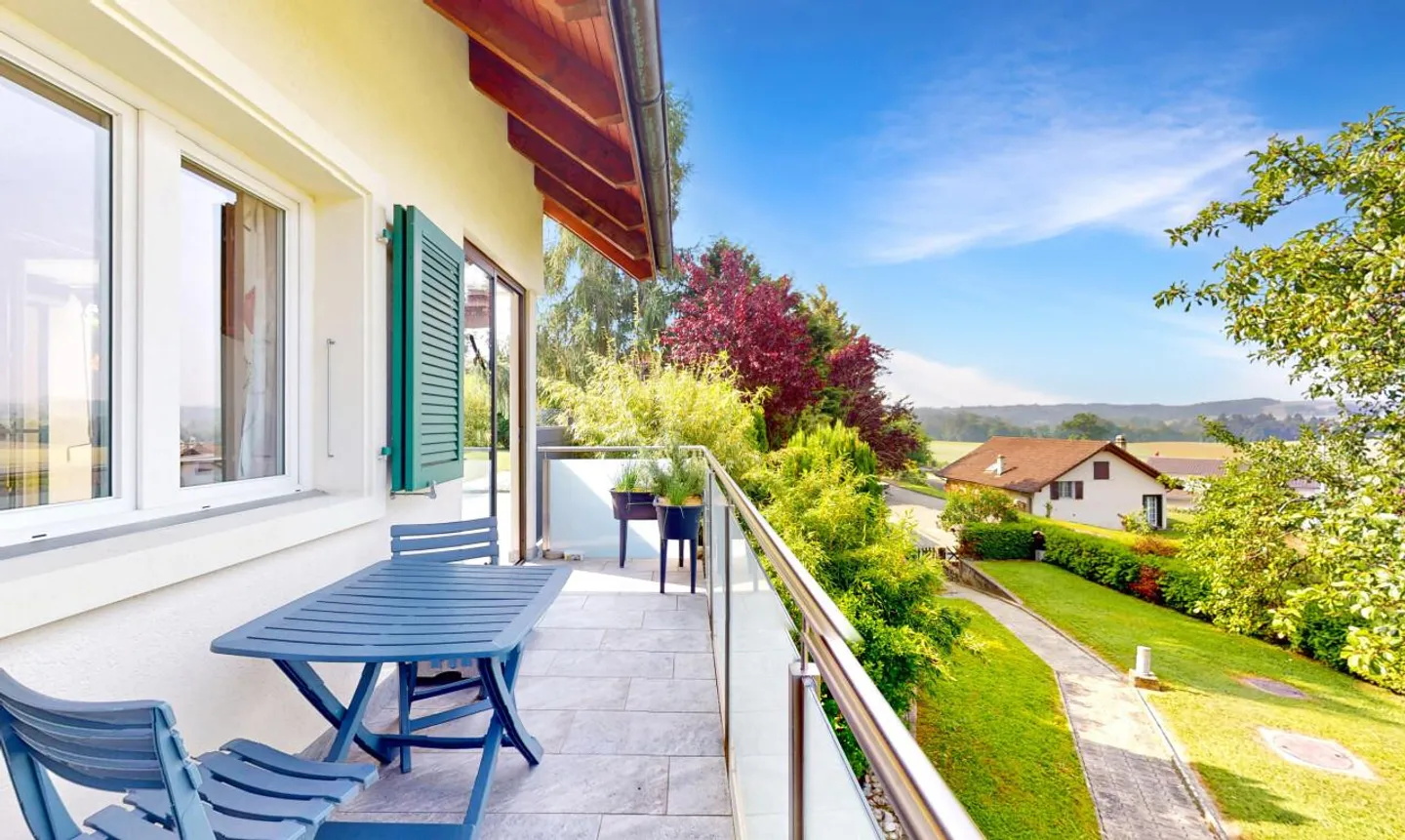 A family home bathed in light, between Fribourg and Payerne - Photo 3 of 13
