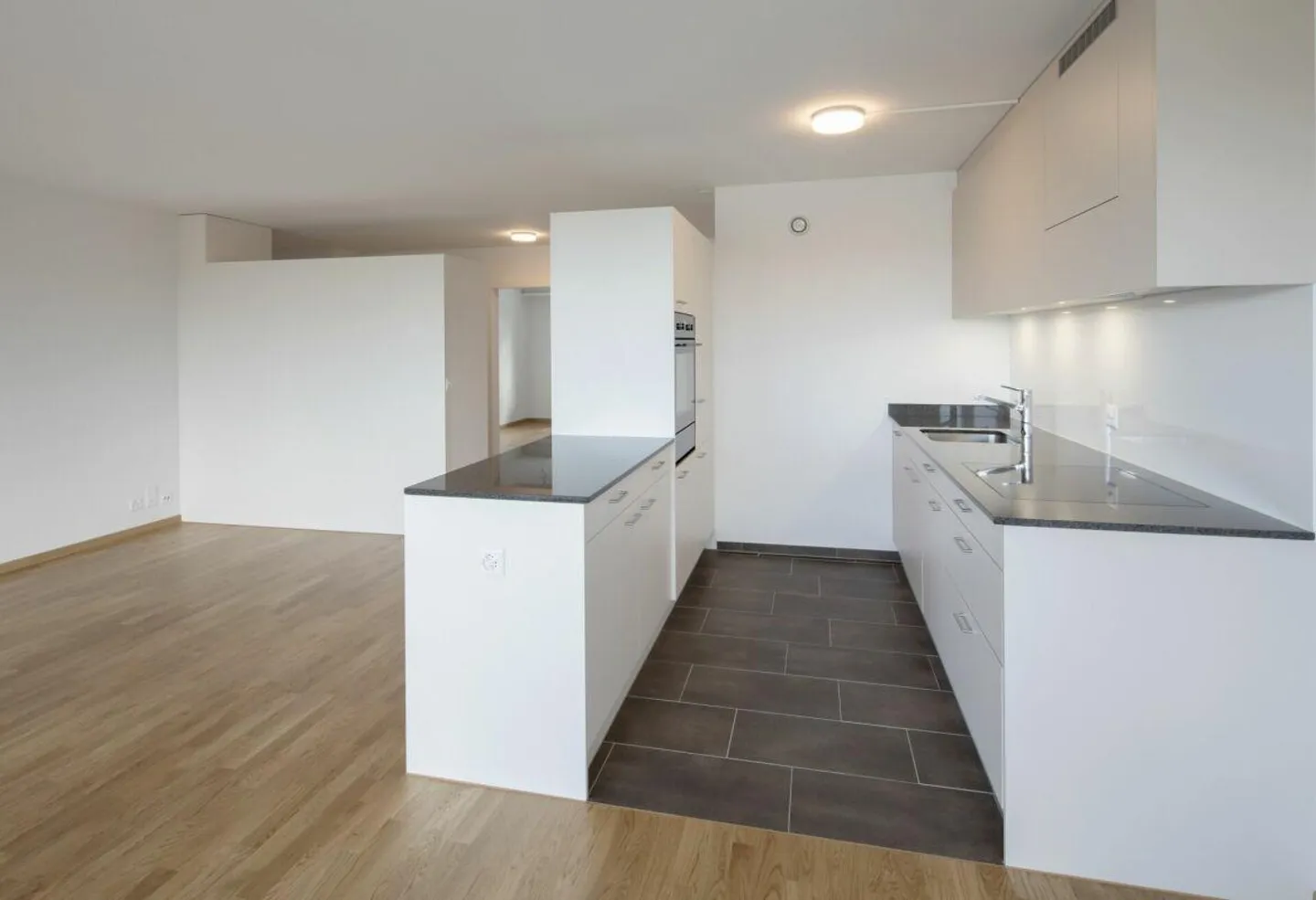 Appartamento ristrutturato di 4,5 locali a Urtenen-Schönbühl - Foto 3 di 11