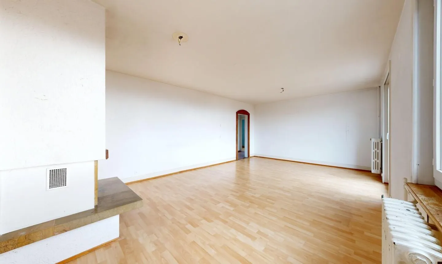 80 m² Apartment – Lake and Mountain View, Southwest Exposure - Photo 10 of 11