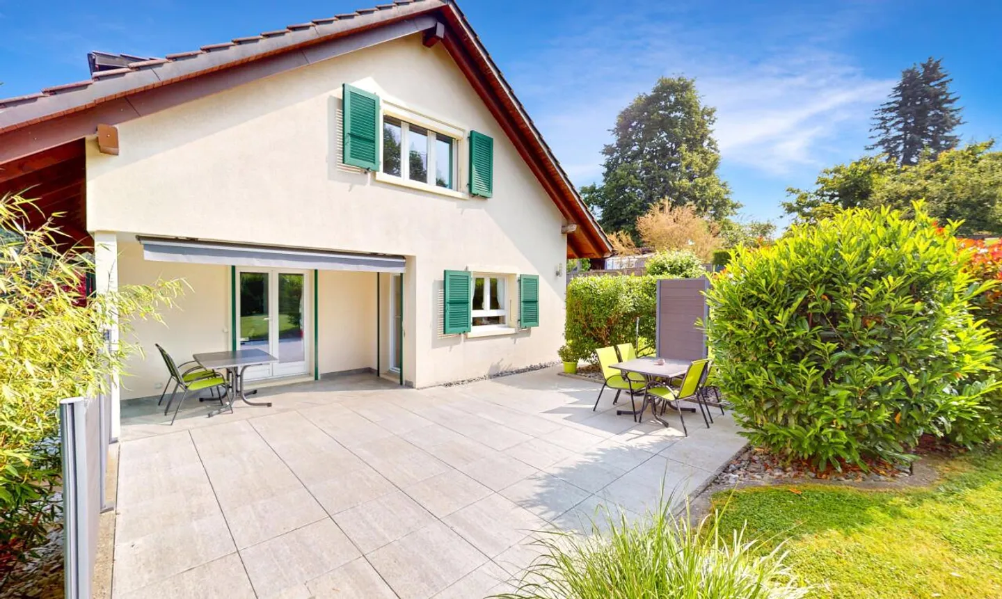 A family home bathed in light, between Fribourg and Payerne - Photo 2 of 13