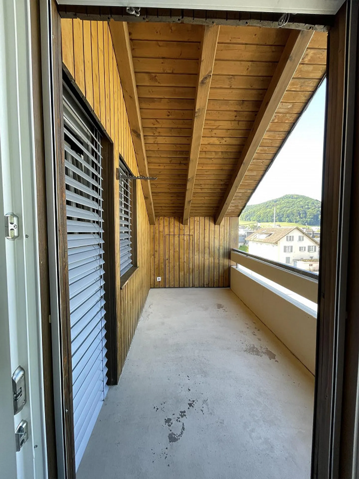 Appartamento attico di 3 stanze con balcone - Foto 3 di 12