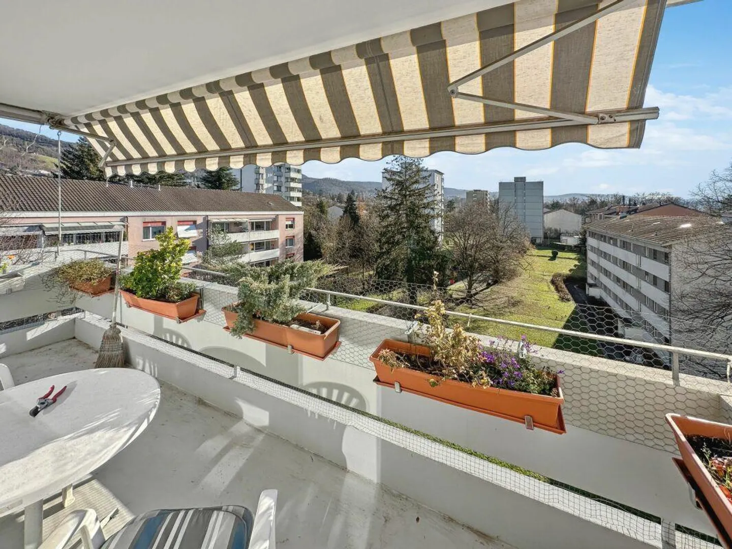 Appartamento 4 locali con vista nella comunità fiscalmente vantaggiosa di Arlesheim - Foto 2 di 11