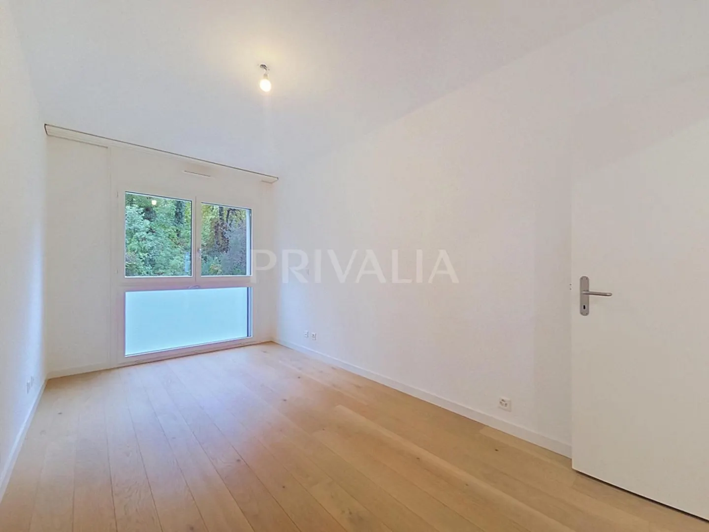 Beautiful 7.5-room apartment on the 1st floor with two balconies - Photo 8 of 10