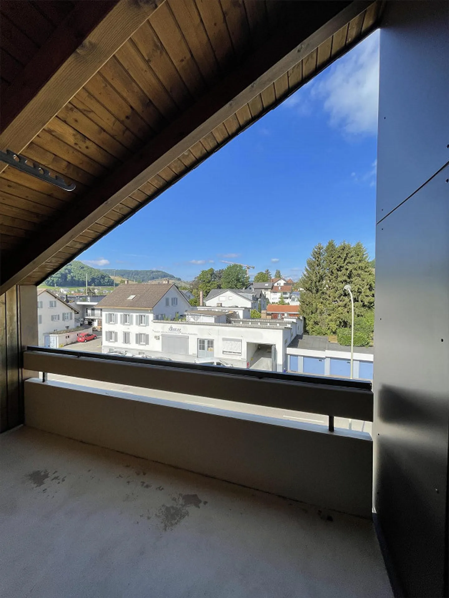 Appartamento attico di 3 stanze con balcone - Foto 4 di 12