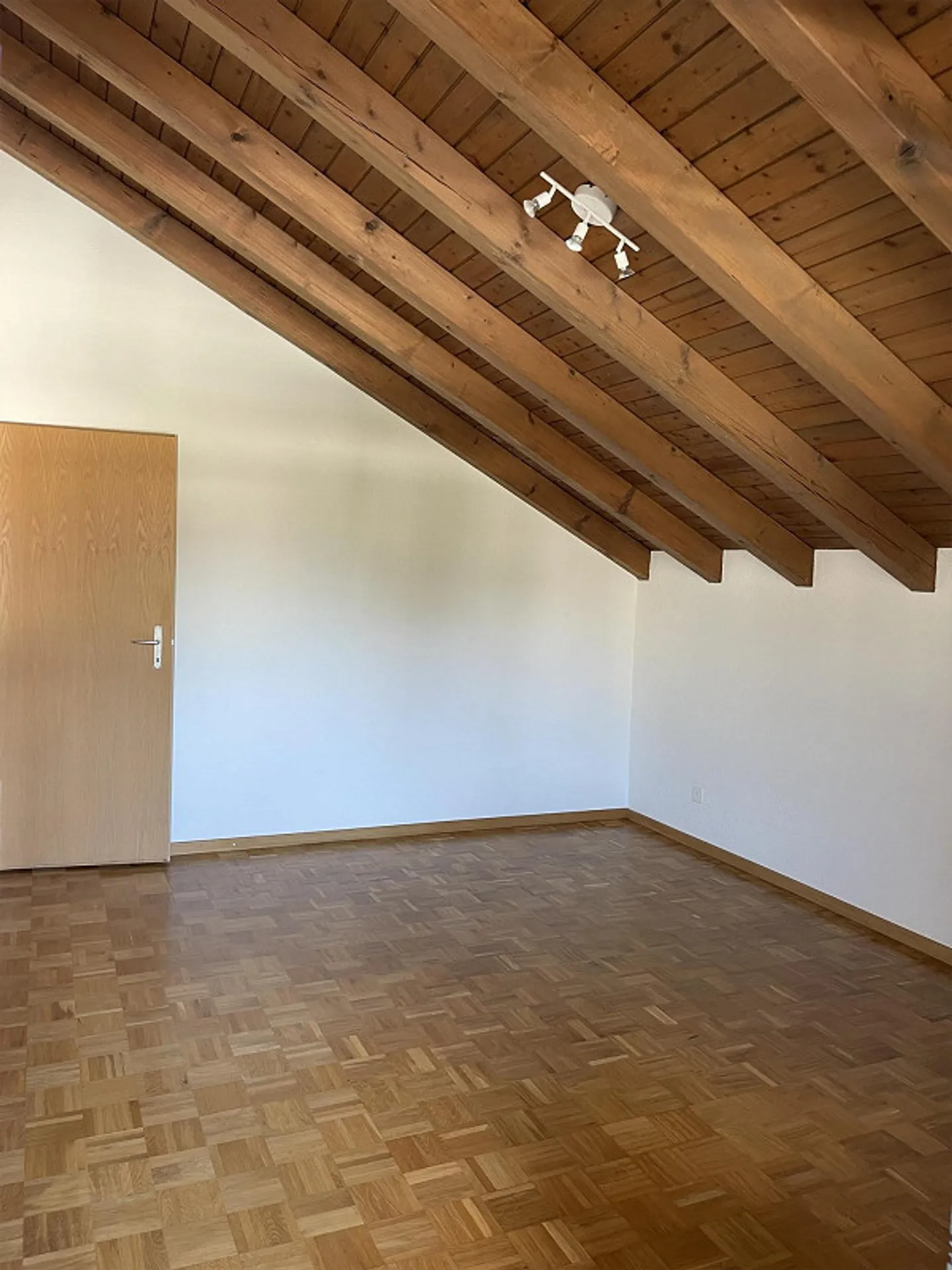 Appartamento attico di 3 stanze con balcone - Foto 10 di 12