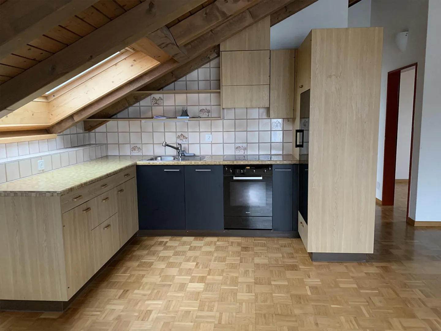 Appartamento attico di 3 stanze con balcone - Foto 5 di 12