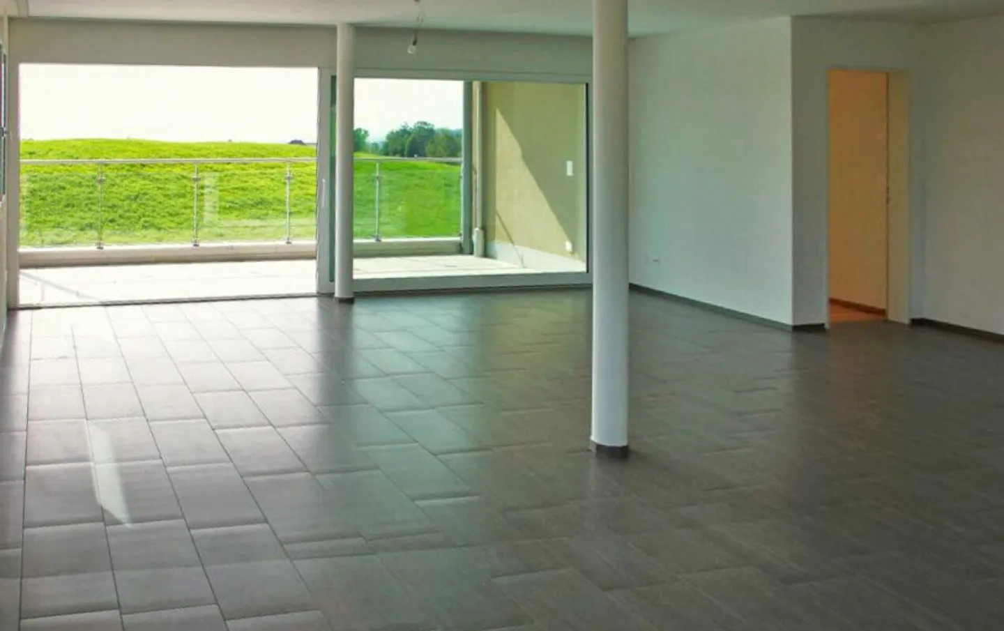 Modern 4.5 Room Apartment in Gommiswald - Photo 2 of 7