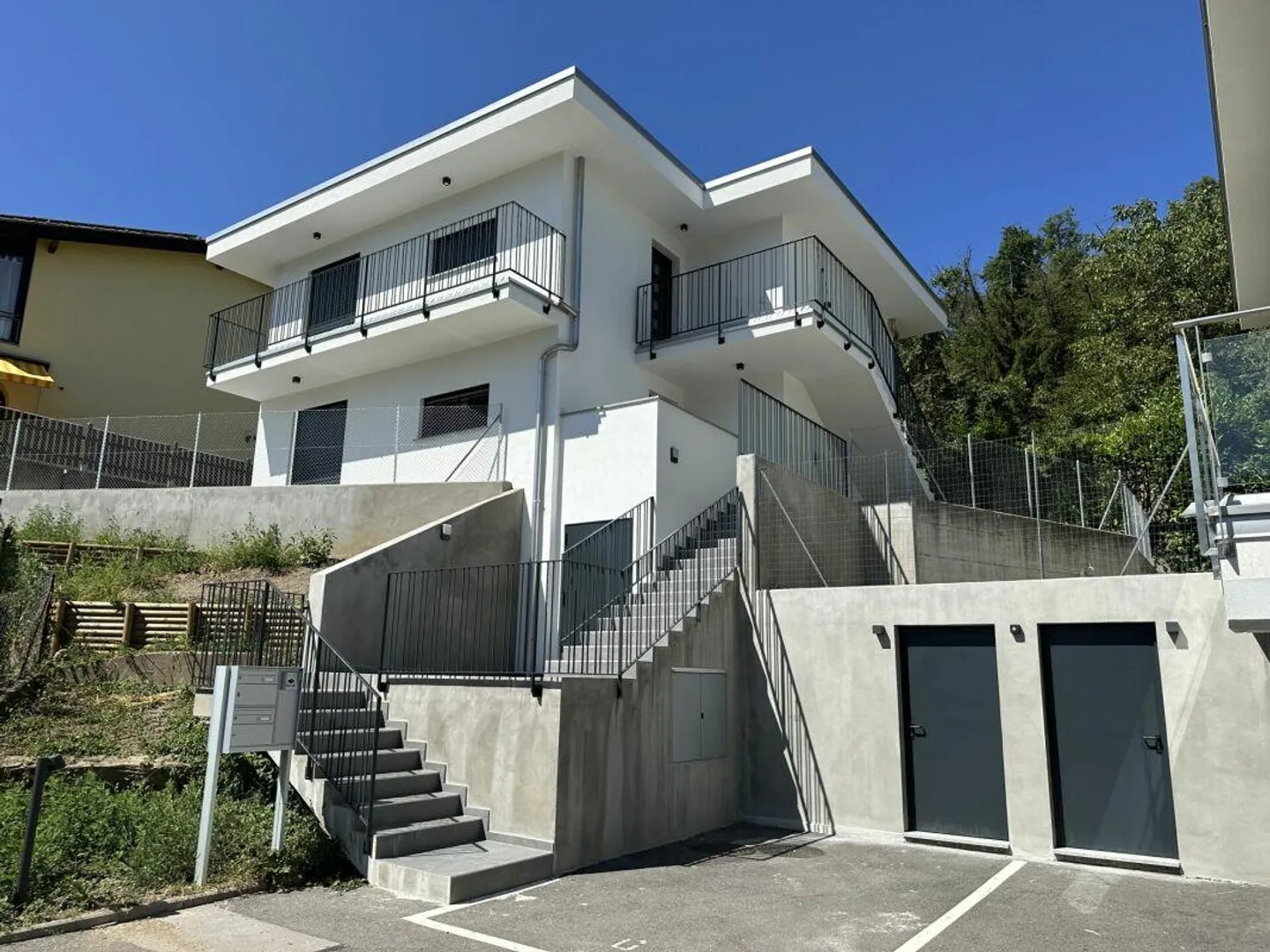 Nuovo e moderno appartamento di 3,5 locali con giardino e terrazza privati a Mendrisio Arzo - Foto 1 di 14